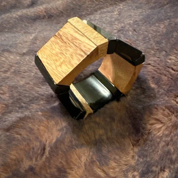 NATASHA Wood and Resin Bracelet in Black - Picture 5 of 5